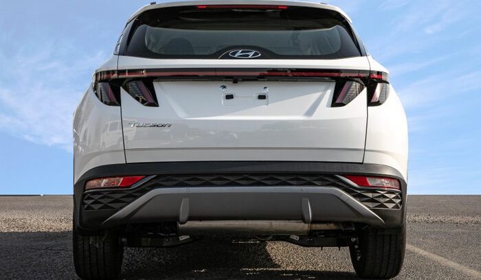 HYUNDAI-TUCSON-2.0L-MID-AT-PTR-2021-Excellence-Redefined-back-view-798x466.jpg